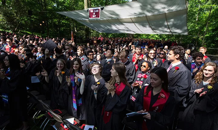 graduates thank their families