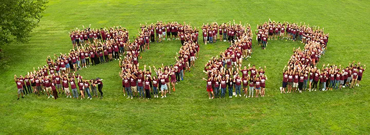 Students form into "2022" on Mertz lawn